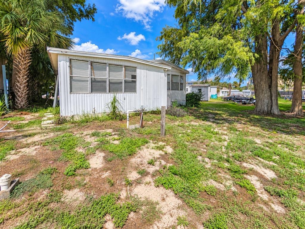 419 SINCLAIR CIRCLE, TAVARES, FL — photo 3 of 20