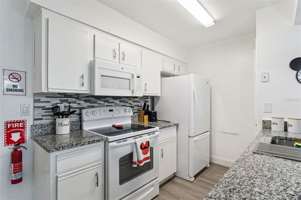 5017 LAGUNA BAY CIRCLE UNIT 100, KISSIMMEE, FL — photo 4 of 30