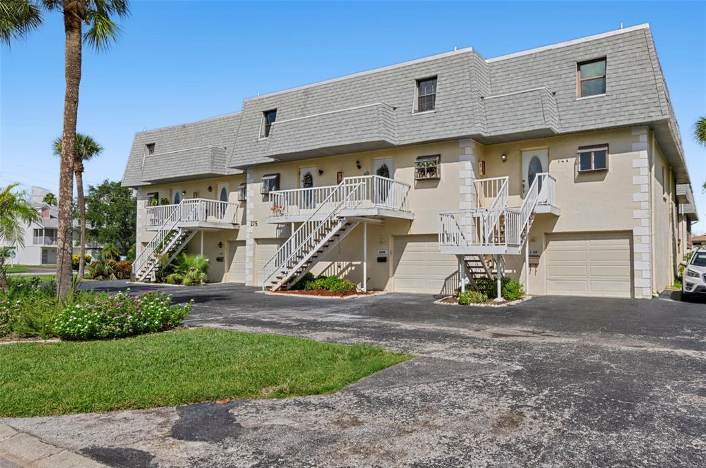275 CAPRI CIRCLE N UNIT 105, TREASURE ISLAND, FL — photo 2 of 33