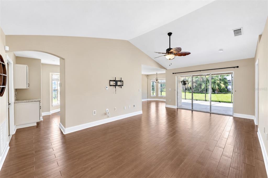 3623 E 62ND AVENUE, BRADENTON, FL — photo 5 of 30