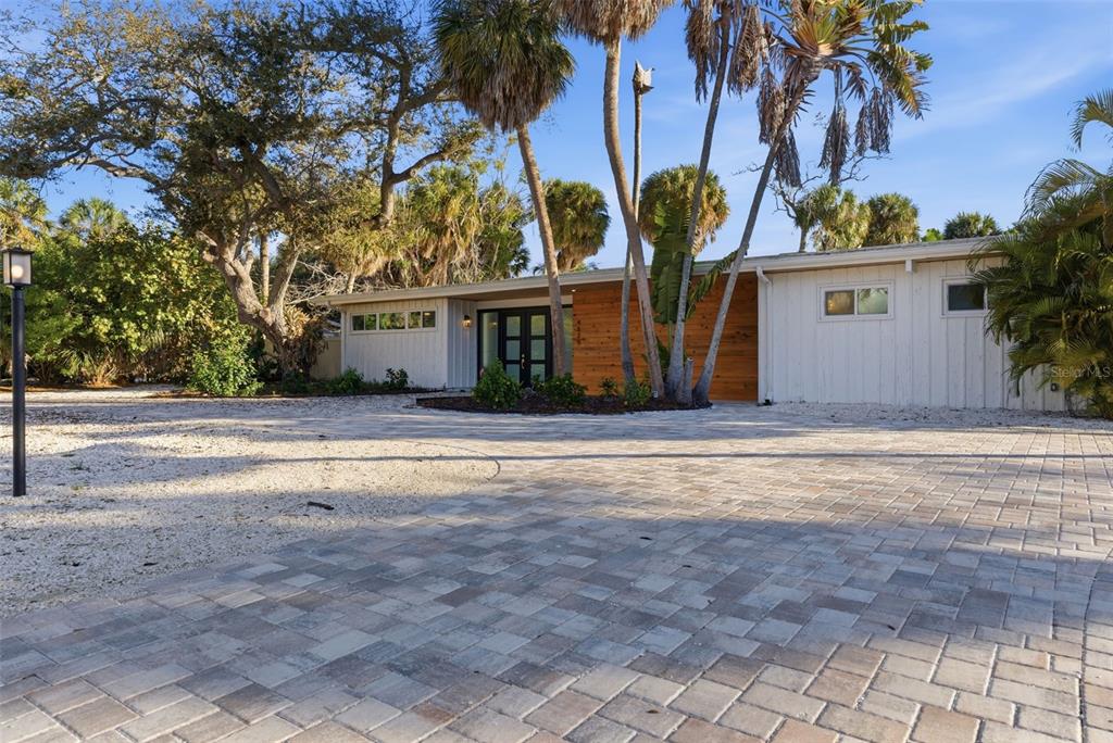 4879 COMMONWEALTH DRIVE, SARASOTA, FL — photo 2 of 30