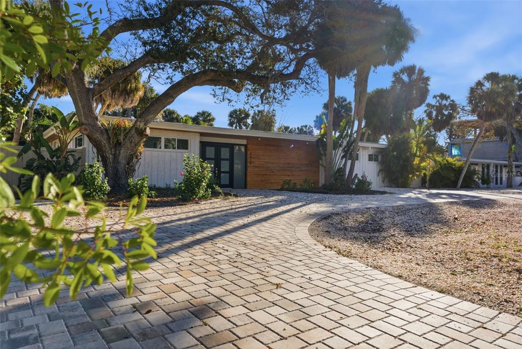 4879 COMMONWEALTH DRIVE, SARASOTA, FL — photo 3 of 30