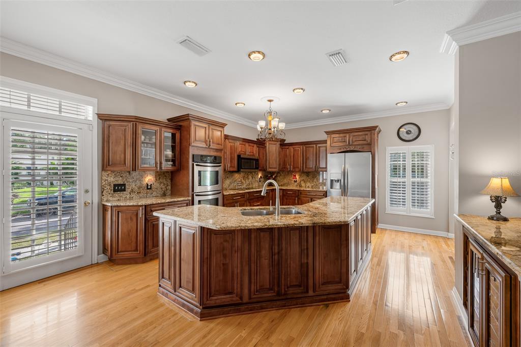 4535 W BEACHWAY DRIVE, TAMPA, FL — photo 3 of 30