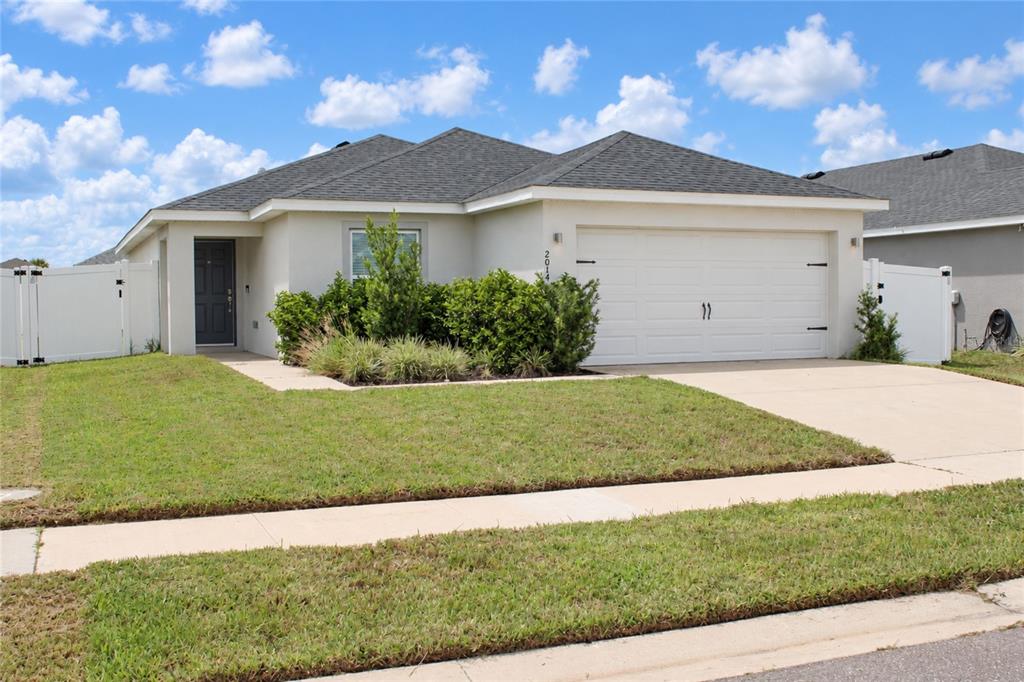 2014 DEXTER STREET, HAINES CITY, FL — photo 2 of 23