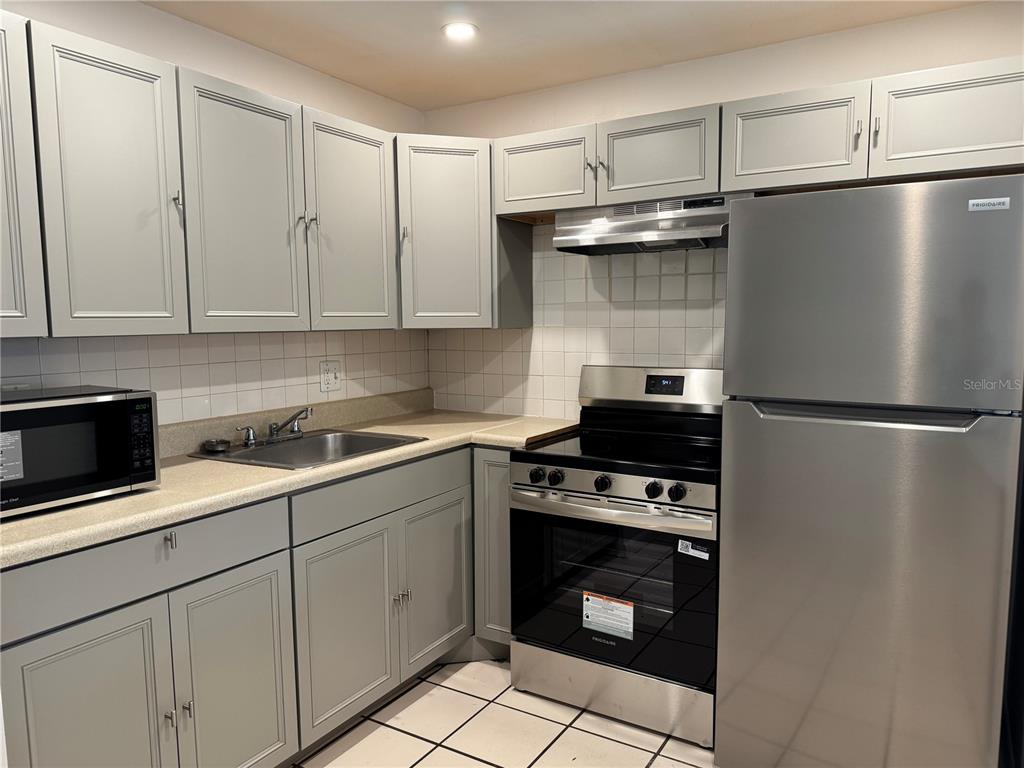 2501 HARN BOULEVARD UNIT H20, CLEARWATER, FL — photo 2 of 11