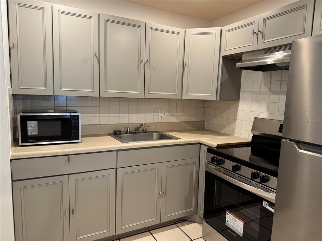 2501 HARN BOULEVARD UNIT H20, CLEARWATER, FL — photo 3 of 11