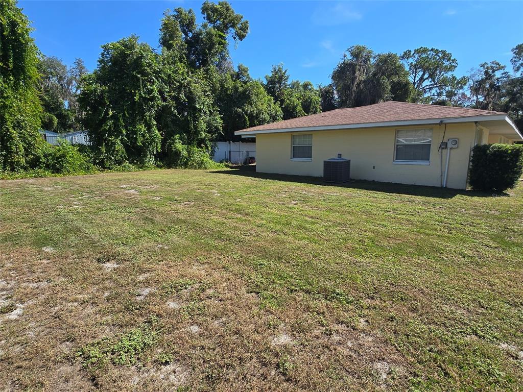 12394 SE 139TH AVENUE, OCKLAWAHA, FL — photo 2 of 30