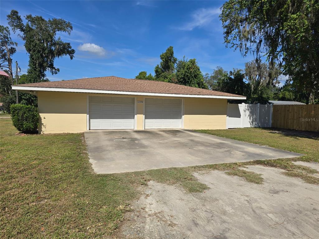 12394 SE 139TH AVENUE, OCKLAWAHA, FL — photo 3 of 30