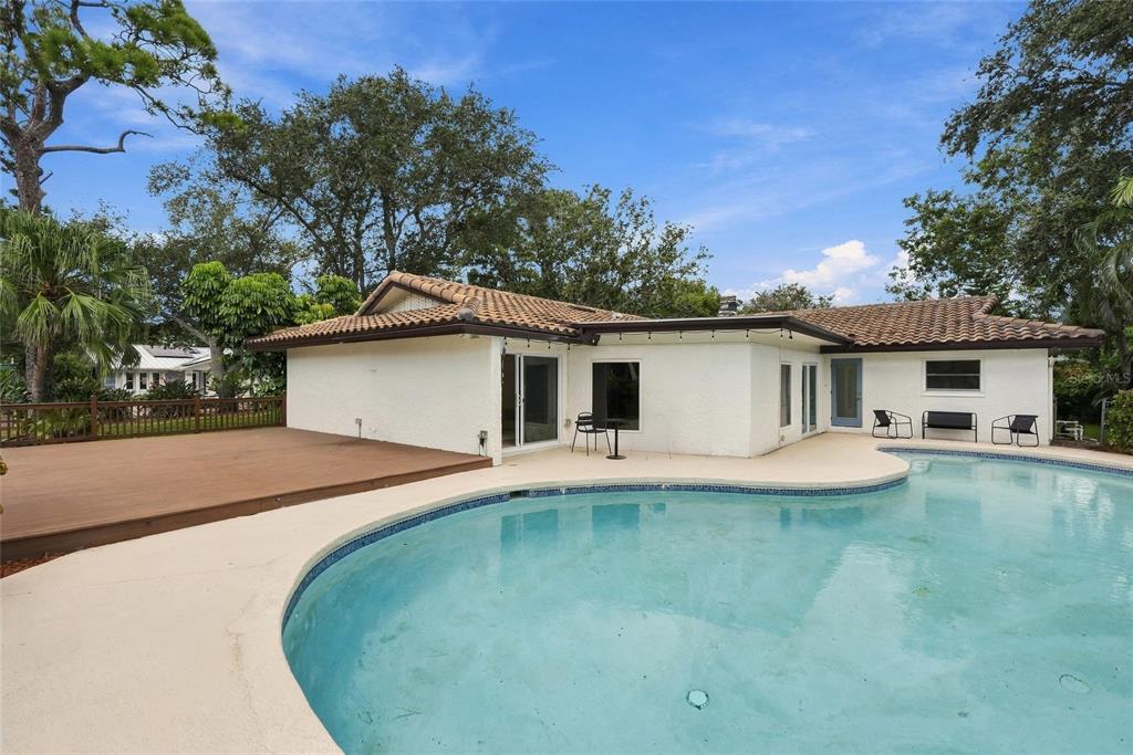 7220 SUNSHINE DRIVE S, ST PETERSBURG, FL — photo 2 of 30