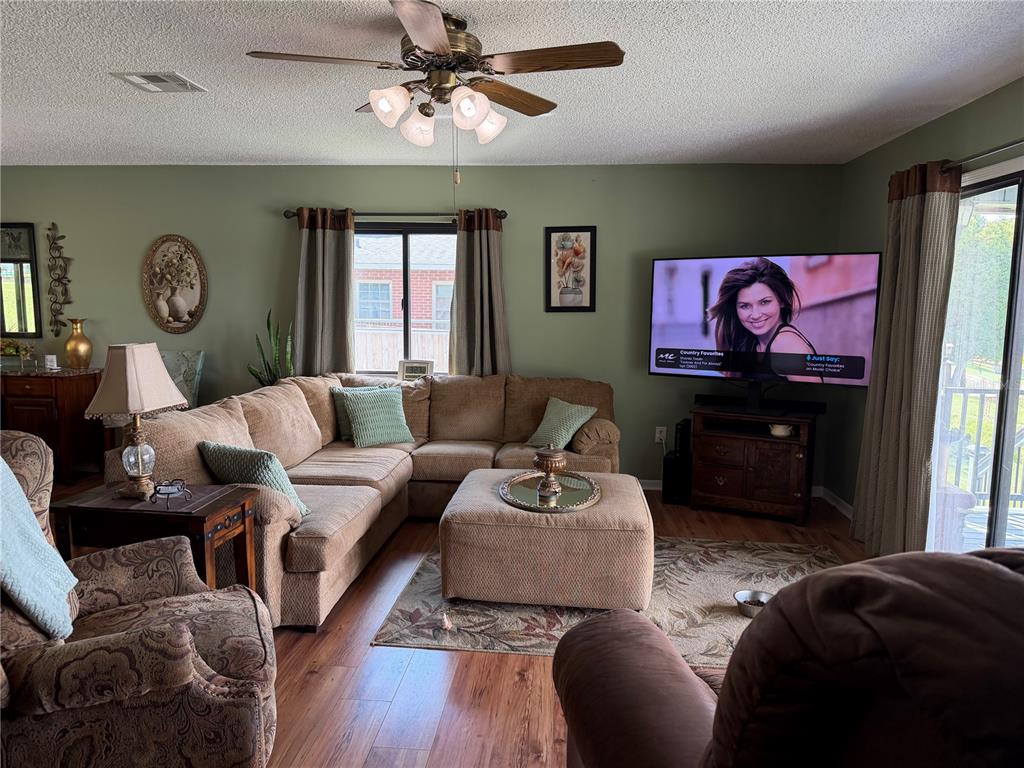 521 E MIRROR LAKE DRIVE, FRUITLAND PARK, FL — photo 5 of 30