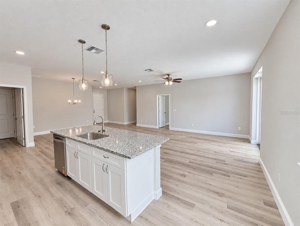 21521 SW MARINE BOULEVARD, DUNNELLON, FL — photo 5 of 15
