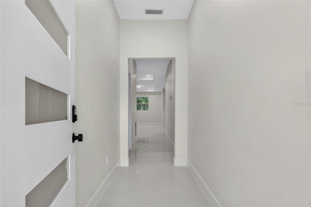 613 W VALENCIA STREET, LAKELAND, FL — photo 4 of 30