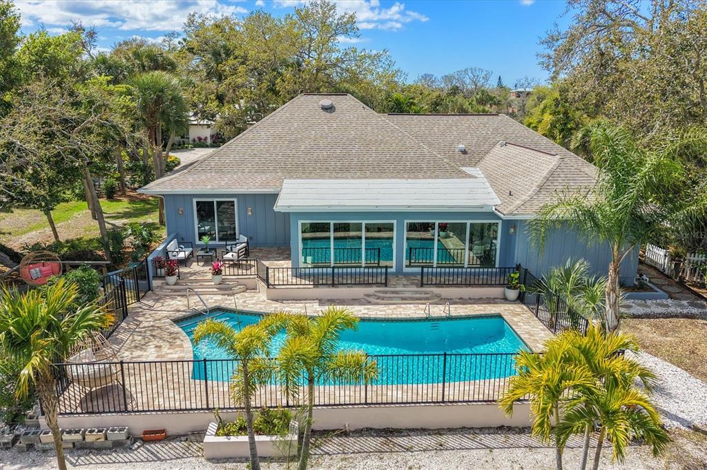 700 TROPICAL CIRCLE
