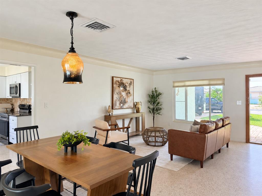 1424 COREY WAY S, SOUTH PASADENA, FL — photo 4 of 41