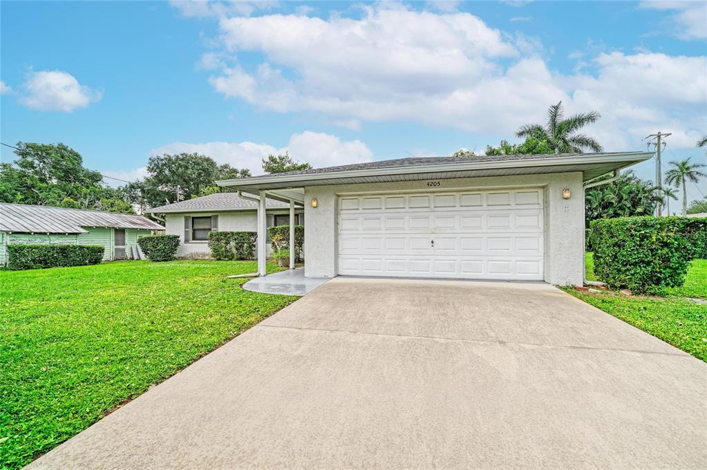 4205 4TH AVENUE W, BRADENTON, FL — photo 5 of 30