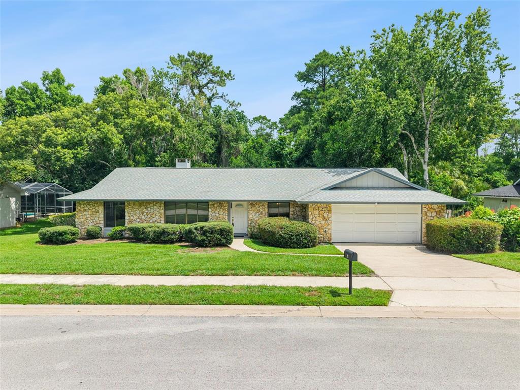 211 HICKORY DRIVE