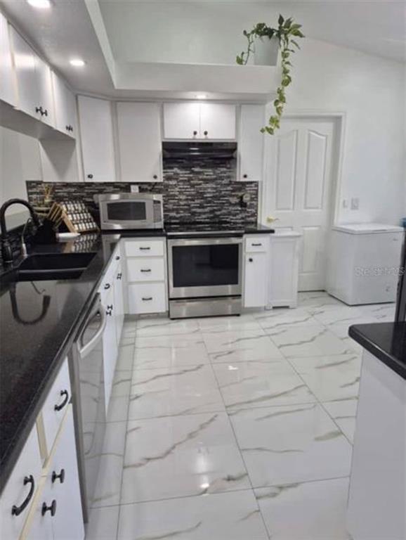 5451 TROPIC DRIVE, NEW PORT RICHEY, FL — photo 4 of 30