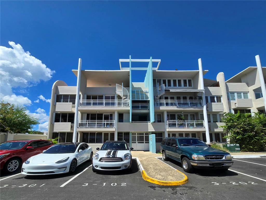 13.3 693 ROAD UNIT 3301