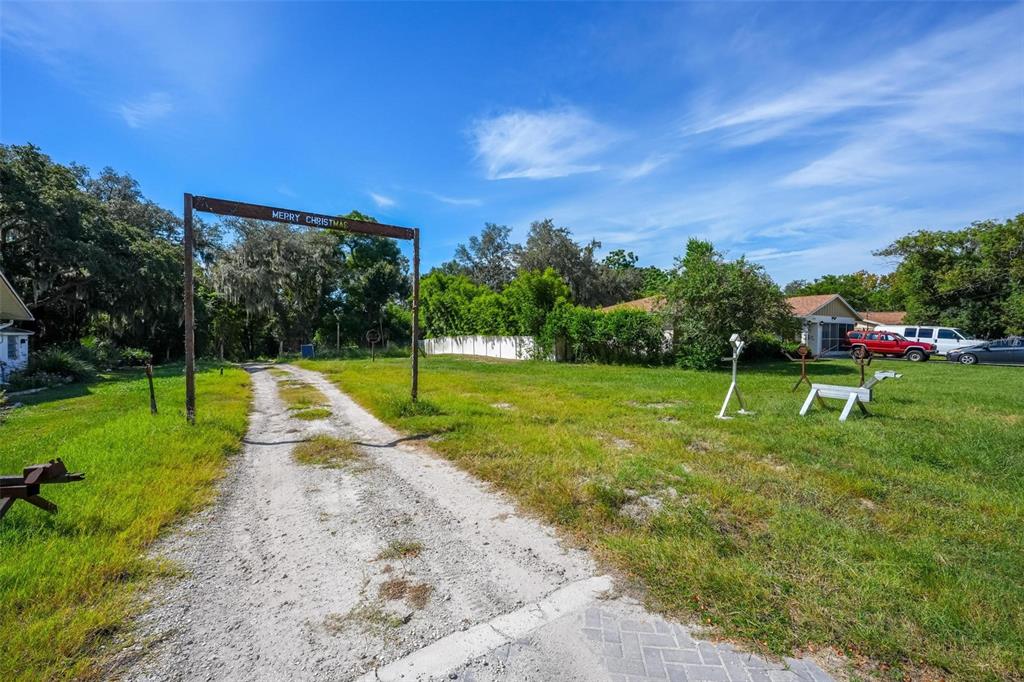696 N SUNSET DRIVE, MOUNT DORA, FL — photo 5 of 23