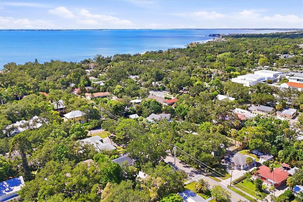 942 VIRGINIA DRIVE, SARASOTA, FL — photo 3 of 30