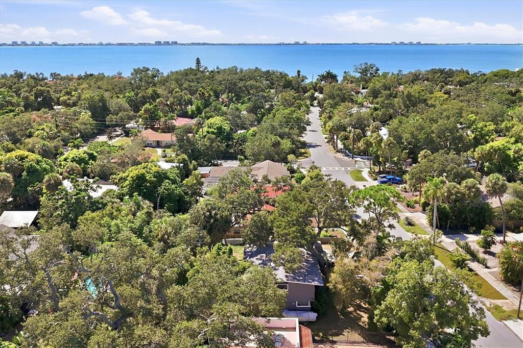 942 VIRGINIA DRIVE, SARASOTA, FL — photo 4 of 30