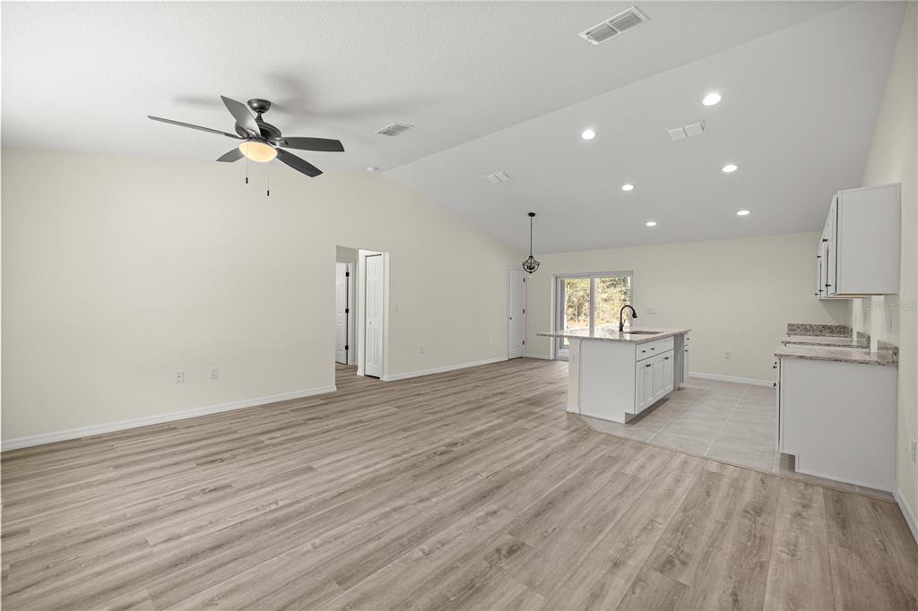 40 BAY DRIVE, OCKLAWAHA, FL — photo 2 of 12