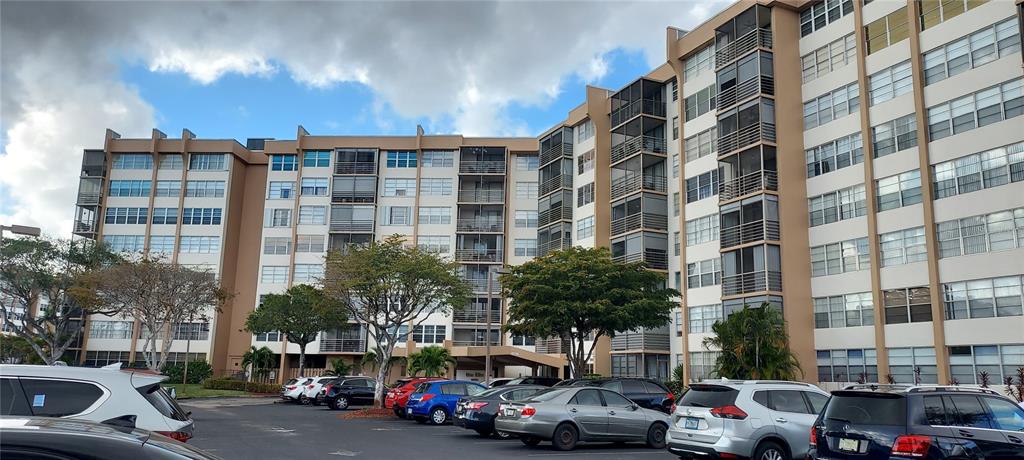 1000 SAINT CHARLES PLACE UNIT 209