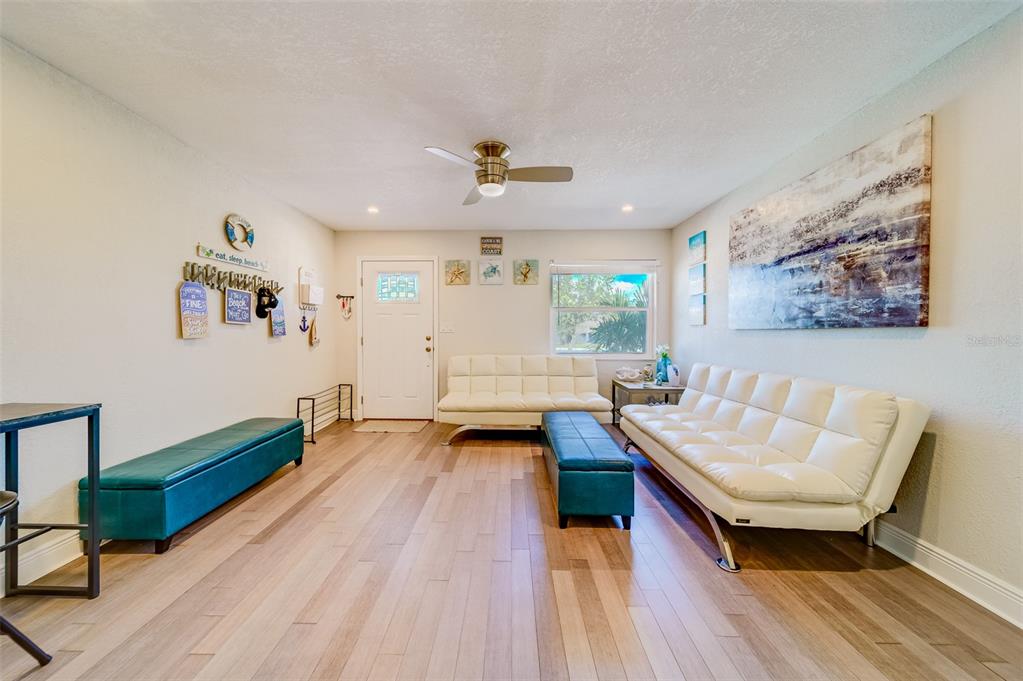 11472 PARK BOULEVARD, SEMINOLE, FL — photo 2 of 30