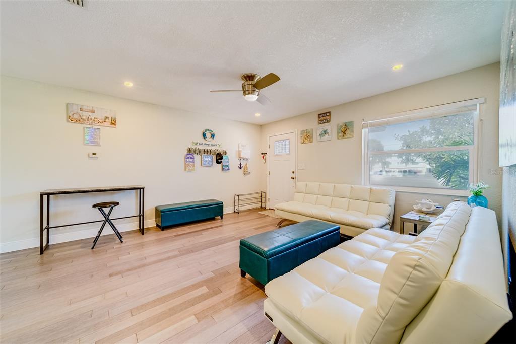 11472 PARK BOULEVARD, SEMINOLE, FL — photo 3 of 30