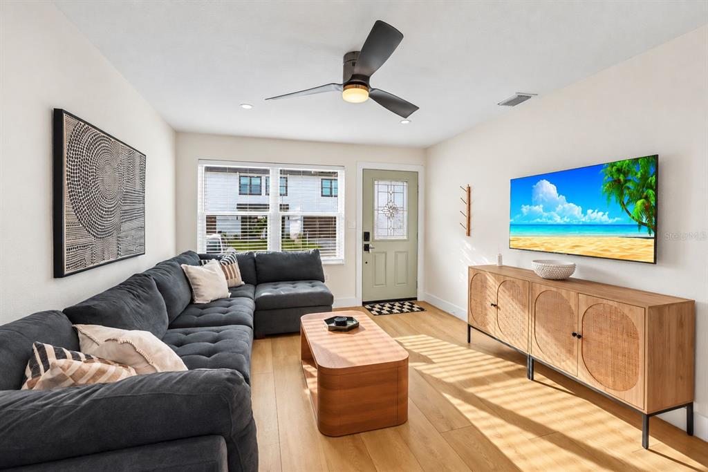 170 145TH AVENUE E, MADEIRA BEACH, FL — photo 4 of 30