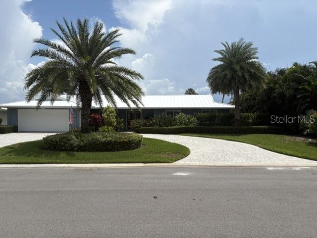 530 GOLF LINKS LANE