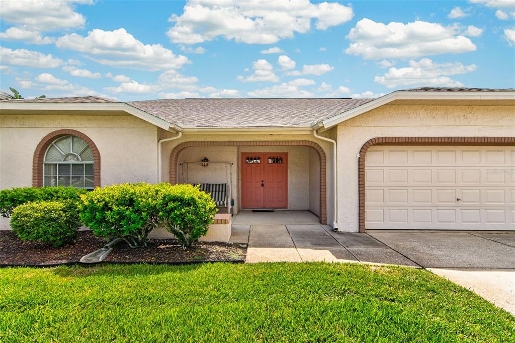 10707 FALLEN LEAF LANE, PORT RICHEY, FL — photo 4 of 30