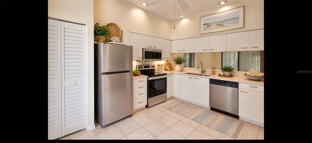 5535 HAMPSTEAD HEATH UNIT 45, SARASOTA, FL — photo 5 of 30