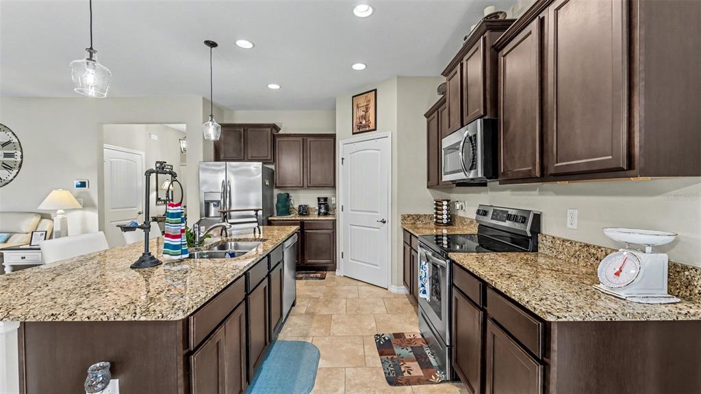 2595 CANYON CREST DRIVE, LAKELAND, FL — photo 5 of 47