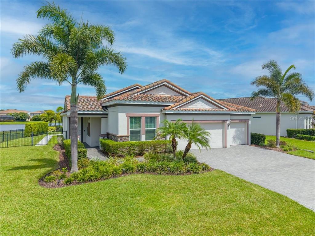 13240 SAW PALM CRK, BRADENTON, FL — photo 2 of 30