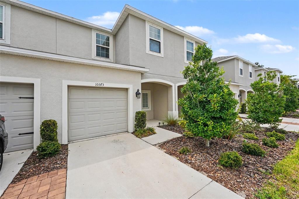 10573 OAKSIDE DRIVE