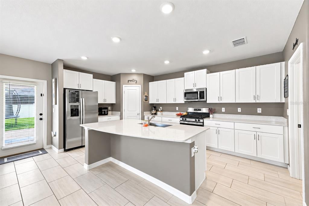 22359 STORYBOOK CABIN WAY, LAND O LAKES, FL — photo 2 of 30