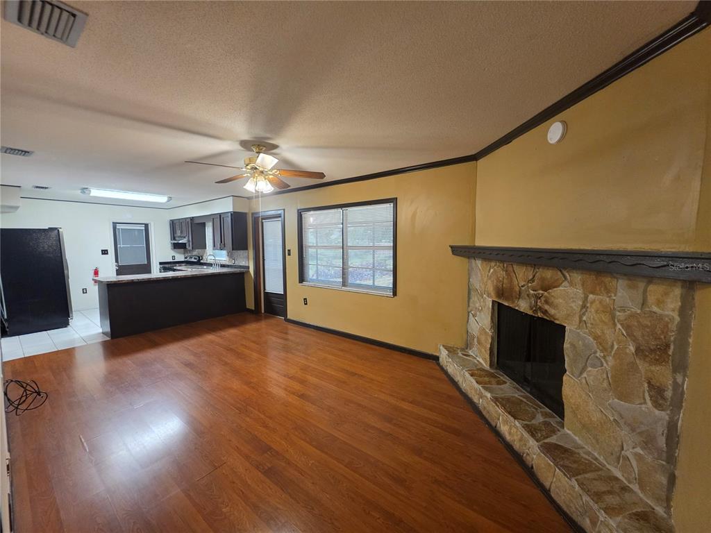 1028 WILDWOOD W, LAKELAND, FL — photo 4 of 22