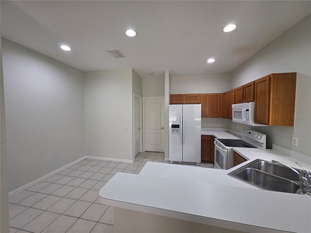 6731 LAKE ROCHESTER LANE, GIBSONTON, FL — photo 4 of 20