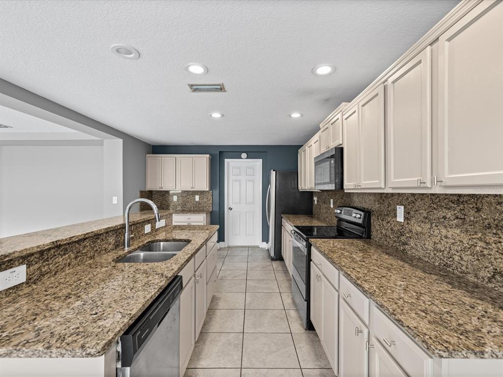 7335 BRIDGEVIEW DRIVE, WESLEY CHAPEL, FL — photo 3 of 30