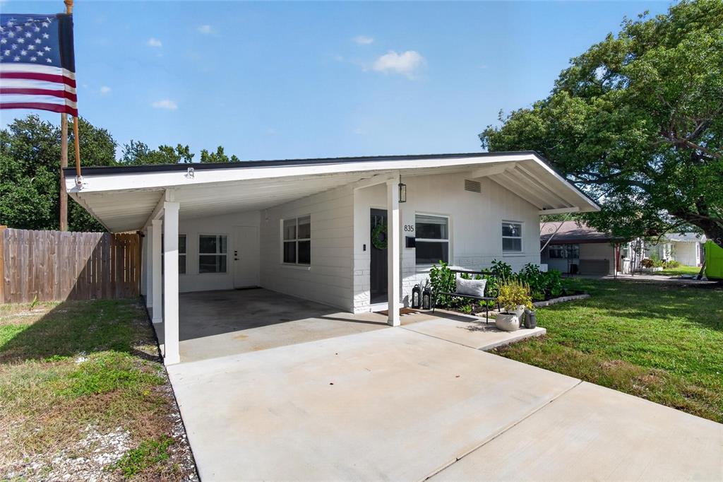 835 54TH AVENUE N, ST PETERSBURG, FL — photo 4 of 34