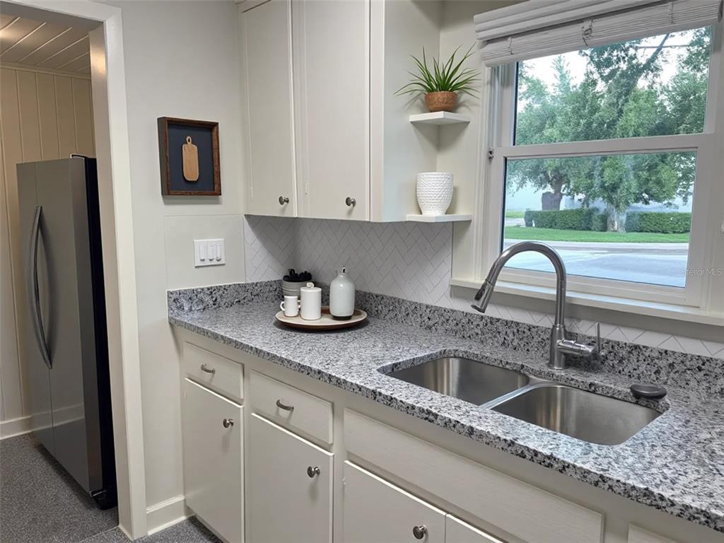 303 S AUDUBON AVENUE, TAMPA, FL — photo 5 of 27