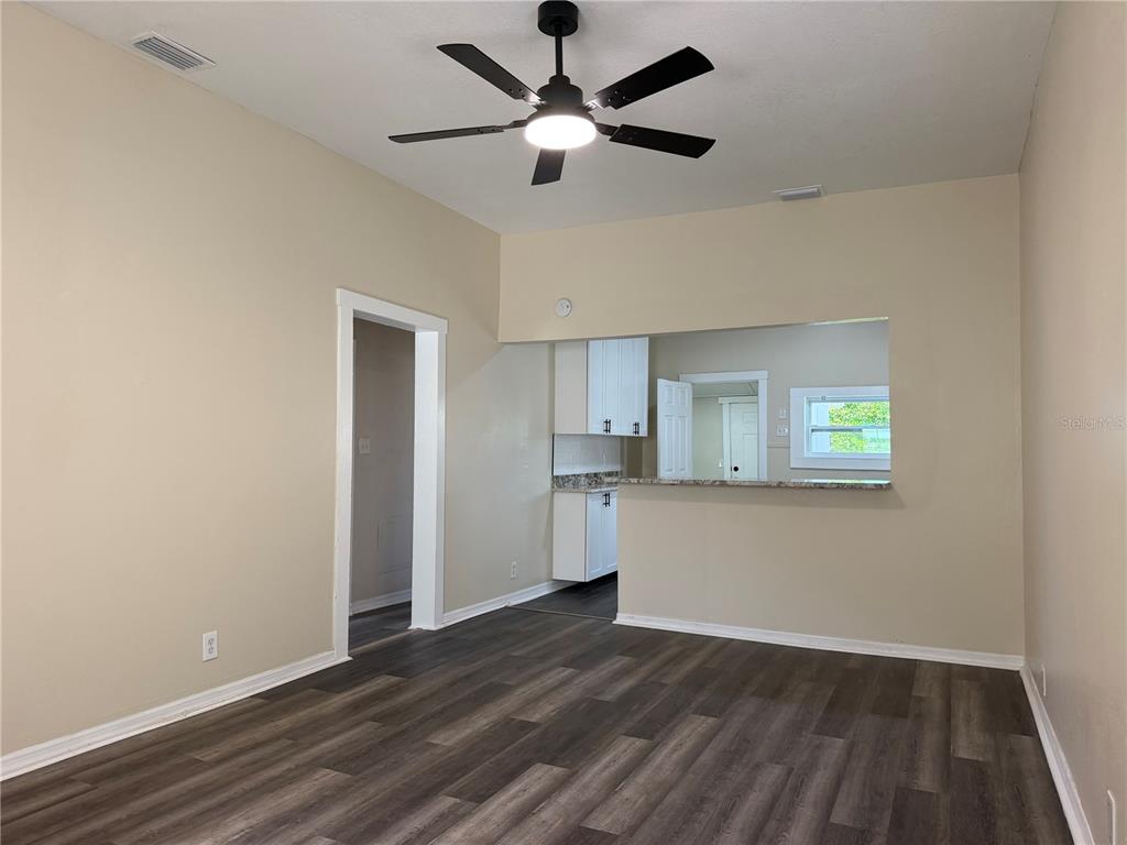 8113 N SEMMES STREET, TAMPA, FL — photo 2 of 10