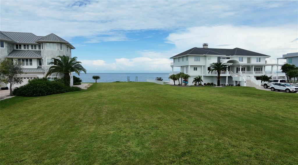 5141 WESTSHORE DRIVE