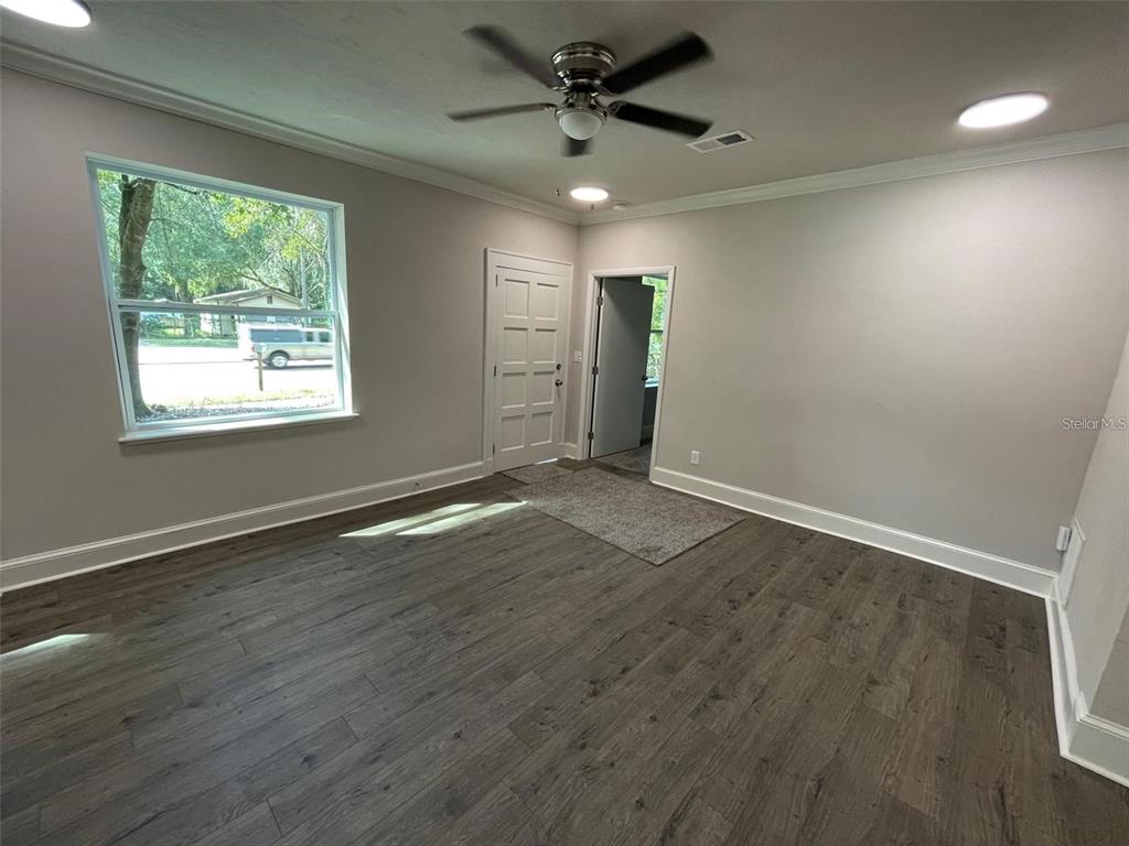 1940 E UNIVERSITY AVENUE, GAINESVILLE, FL — photo 4 of 28