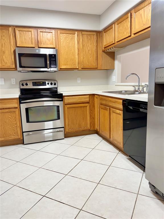 10431 ISLEWORTH AVENUE, TAMPA, FL — photo 2 of 30