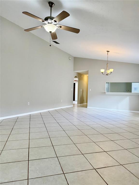 10431 ISLEWORTH AVENUE, TAMPA, FL — photo 3 of 30