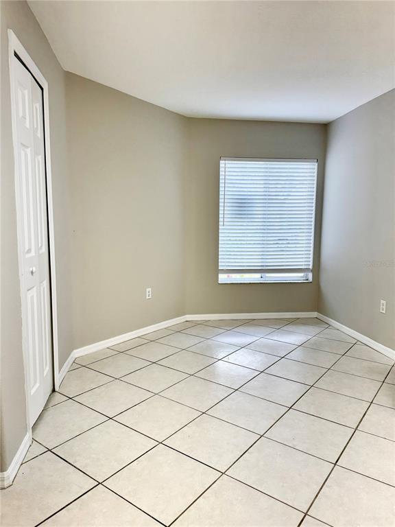 10431 ISLEWORTH AVENUE, TAMPA, FL — photo 4 of 30