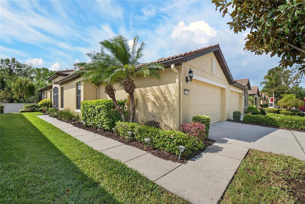 5537 SUNSET FALLS DRIVE