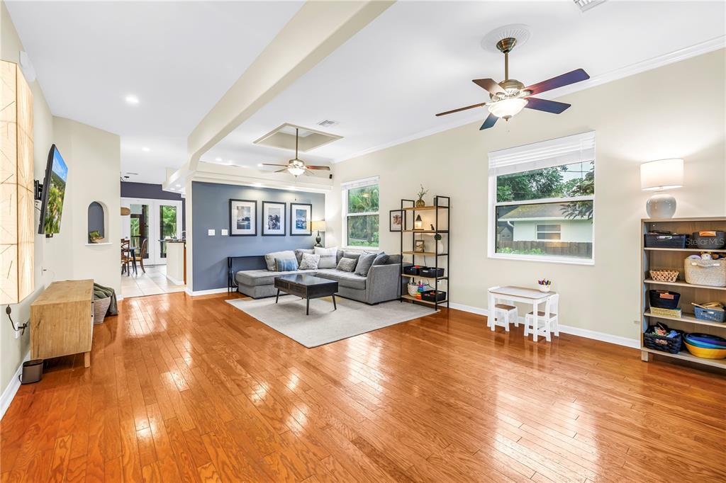 668 ATWOOD AVENUE N, ST PETERSBURG, FL — photo 4 of 30